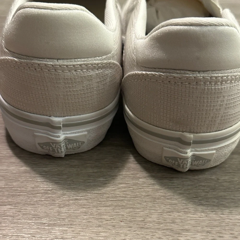 Vans Slip-On Sneakers in Patterned Light Gray